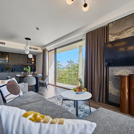 Golden Hour Apartments- Loft H 419 Apartment